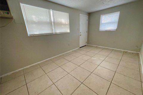 Apartamento en alquiler en Tampa, Florida, 1 dormitorio, 94.02 m2 № 2204660 - foto 3