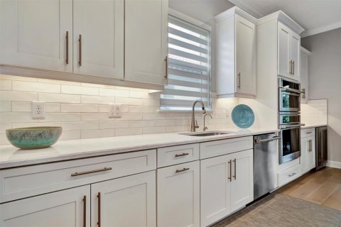 House in Bradenton, Florida 3 bedrooms, 285.3 sq.m. № 1724237 - photo 21