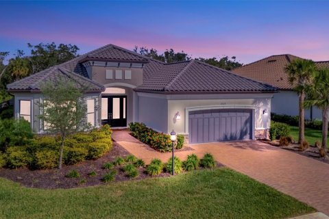 House in Bradenton, Florida 3 bedrooms, 285.3 sq.m. № 1724237 - photo 1
