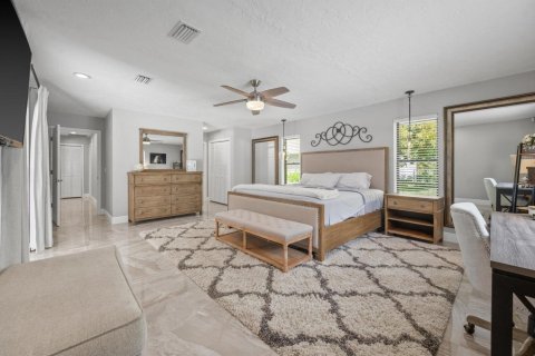 House in Wellington, Florida 4 bedrooms, 305.28 sq.m. № 2191531 - photo 26