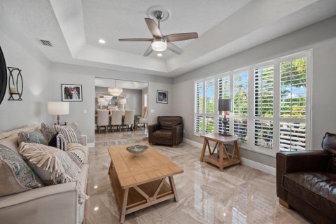 House in Wellington, Florida 4 bedrooms, 305.28 sq.m. № 2191531 - photo 4