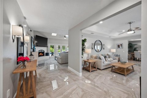 House in Wellington, Florida 4 bedrooms, 305.28 sq.m. № 2191531 - photo 2