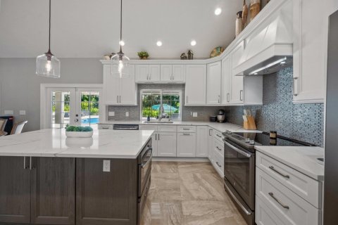 House in Wellington, Florida 4 bedrooms, 305.28 sq.m. № 2191531 - photo 10