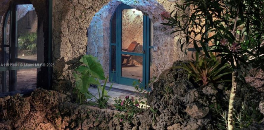Villa ou maison à Coral Gables, Floride 1 chambre, 62.06 m2 № 1971939
