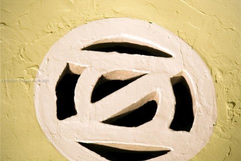 Villa ou maison à vendre à Coral Gables, Floride: 1 chambre, 62.06 m2 № 1971939 - photo 9