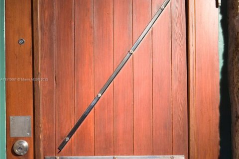 Villa ou maison à vendre à Coral Gables, Floride: 1 chambre, 62.06 m2 № 1971939 - photo 4