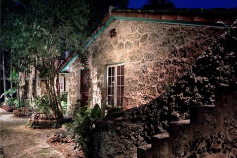 Villa ou maison à vendre à Coral Gables, Floride: 1 chambre, 62.06 m2 № 1971939 - photo 22