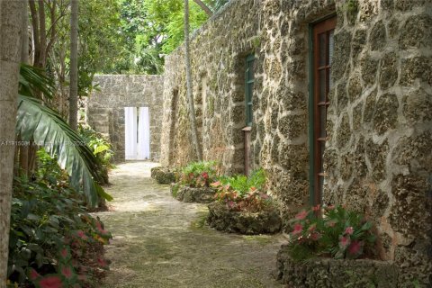 Villa ou maison à vendre à Coral Gables, Floride: 1 chambre, 62.06 m2 № 1971939 - photo 19