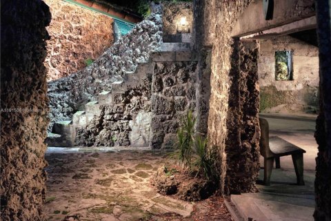 Villa ou maison à vendre à Coral Gables, Floride: 1 chambre, 62.06 m2 № 1971939 - photo 23