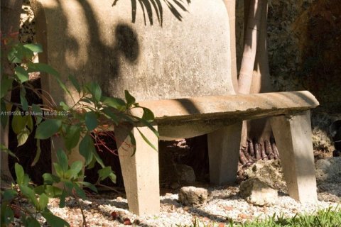 Villa ou maison à vendre à Coral Gables, Floride: 1 chambre, 62.06 m2 № 1971939 - photo 16