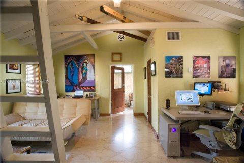 Villa ou maison à vendre à Coral Gables, Floride: 1 chambre, 62.06 m2 № 1971939 - photo 6