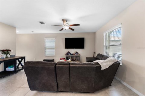 House in Spring Hill, Florida 4 bedrooms, 174.75 sq.m. № 1813772 - photo 28