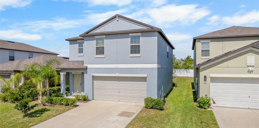 House in Spring Hill, Florida 4 bedrooms, 174.75 sq.m. № 1813772
