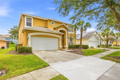 House in Kissimmee, Florida 6 bedrooms, 269.51 sq.m. № 2423685 - photo 2