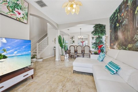 House in Kissimmee, Florida 6 bedrooms, 269.51 sq.m. № 2423685 - photo 4