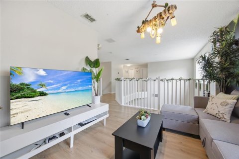 House in Kissimmee, Florida 6 bedrooms, 269.51 sq.m. № 2423685 - photo 18