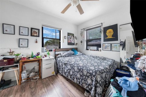 Propiedad comercial en venta en North Miami, Florida, 170.2 m2 № 1968218 - foto 24