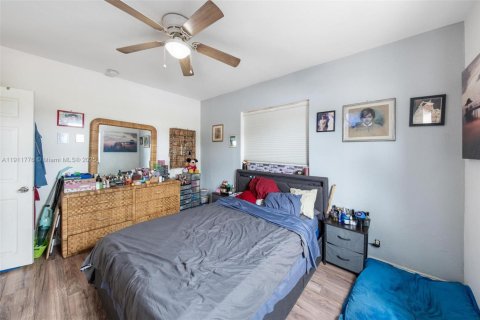 Propiedad comercial en venta en North Miami, Florida, 170.2 m2 № 1968218 - foto 20