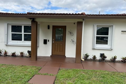 Condo in Pompano Beach, Florida, 3 bedrooms  № 1951809 - photo 4