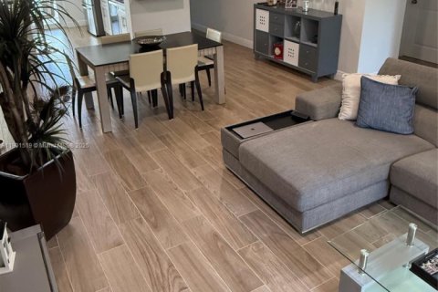 Condo in Pompano Beach, Florida, 3 bedrooms  № 1951809 - photo 6