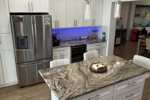 Condo in Pompano Beach, Florida, 3 bedrooms  № 1951809 - photo 26