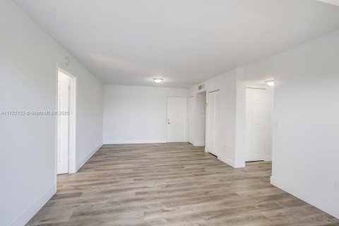 Condo in Cutler Bay, Florida, 2 bedrooms  № 1729789 - photo 7