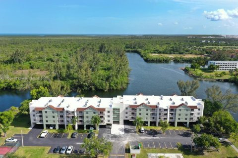 Condo in Cutler Bay, Florida, 2 bedrooms  № 1729789 - photo 5