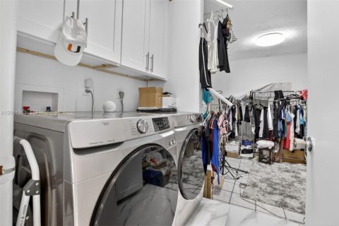 Villa ou maison à vendre à Cooper City, Floride: 3 chambres, 158.03 m2 № 2066876 - photo 26