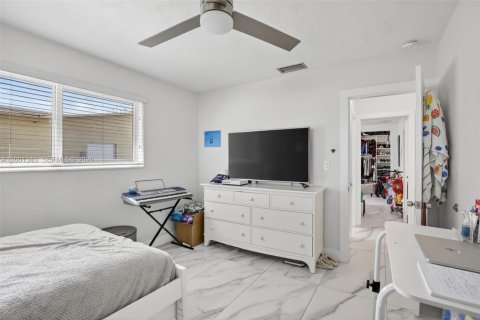 Villa ou maison à vendre à Cooper City, Floride: 3 chambres, 158.03 m2 № 2066876 - photo 16