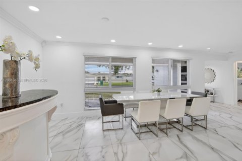 Villa ou maison à vendre à Cooper City, Floride: 3 chambres, 158.03 m2 № 2066876 - photo 9