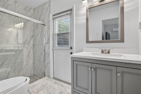 Villa ou maison à vendre à Cooper City, Floride: 3 chambres, 158.03 m2 № 2066876 - photo 20