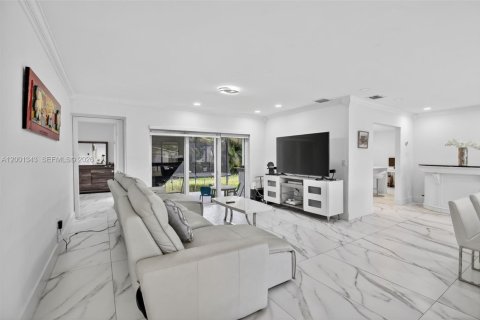 Villa ou maison à vendre à Cooper City, Floride: 3 chambres, 158.03 m2 № 2066876 - photo 3