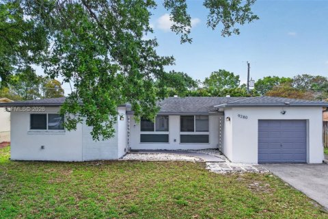 Villa ou maison à vendre à Cooper City, Floride: 3 chambres, 158.03 m2 № 2066876 - photo 1