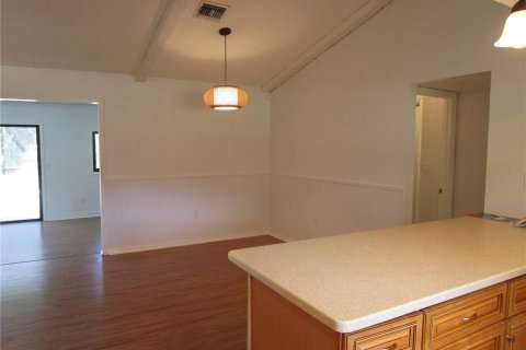 House in Weeki Wachee, Florida 3 bedrooms, 158.68 sq.m. № 2337376 - photo 8