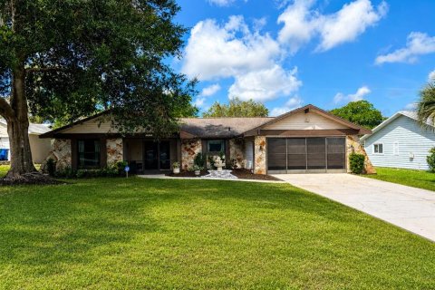 House in Weeki Wachee, Florida 3 bedrooms, 158.68 sq.m. № 2337376