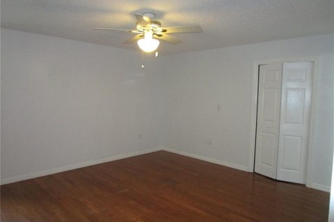 House in Weeki Wachee, Florida 3 bedrooms, 158.68 sq.m. № 2337376 - photo 18