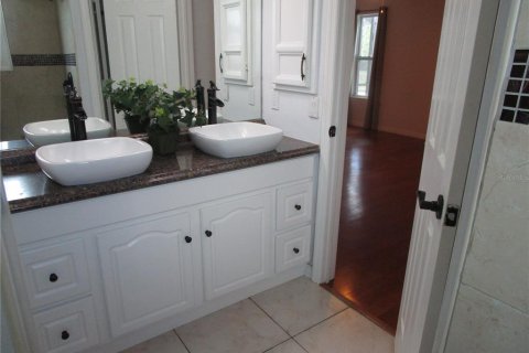 House in Weeki Wachee, Florida 3 bedrooms, 158.68 sq.m. № 2337376 - photo 20