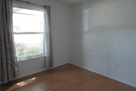 House in Weeki Wachee, Florida 3 bedrooms, 158.68 sq.m. № 2337376 - photo 27