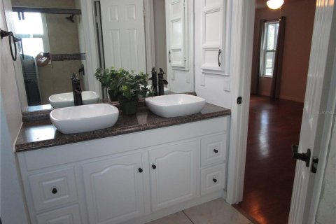 House in Weeki Wachee, Florida 3 bedrooms, 158.68 sq.m. № 2337376 - photo 21