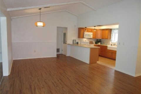 House in Weeki Wachee, Florida 3 bedrooms, 158.68 sq.m. № 2337376 - photo 5