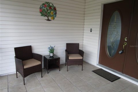 House in Weeki Wachee, Florida 3 bedrooms, 158.68 sq.m. № 2337376 - photo 2