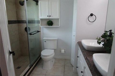House in Weeki Wachee, Florida 3 bedrooms, 158.68 sq.m. № 2337376 - photo 25