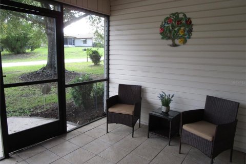 House in Weeki Wachee, Florida 3 bedrooms, 158.68 sq.m. № 2337376 - photo 3