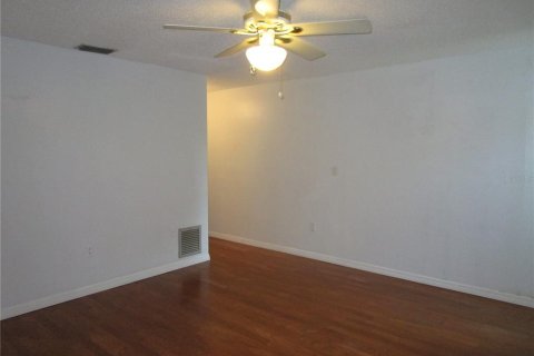 House in Weeki Wachee, Florida 3 bedrooms, 158.68 sq.m. № 2337376 - photo 19