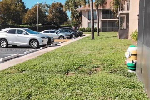 Condo in Hollywood, Florida, 1 bedroom  № 1995001 - photo 7