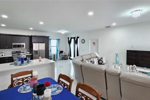 House in Lehigh Acres, Florida 3 bedrooms, 137.22 sq.m. № 1717239 - photo 24