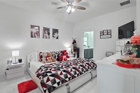 House in Lehigh Acres, Florida 3 bedrooms, 137.22 sq.m. № 1717239 - photo 2