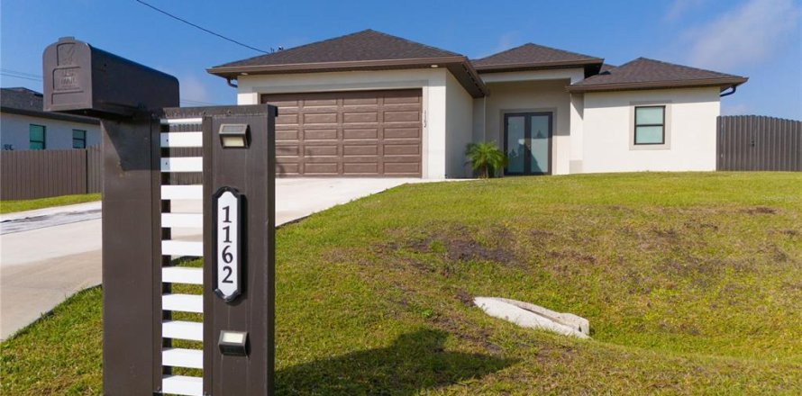 House in Lehigh Acres, Florida 3 bedrooms, 137.22 sq.m. № 1717239