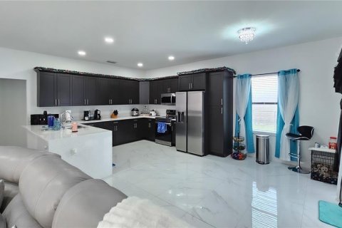 House in Lehigh Acres, Florida 3 bedrooms, 137.22 sq.m. № 1717239 - photo 25