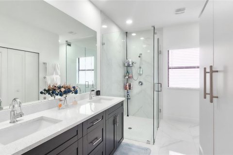 House in Lehigh Acres, Florida 3 bedrooms, 137.22 sq.m. № 1717239 - photo 5